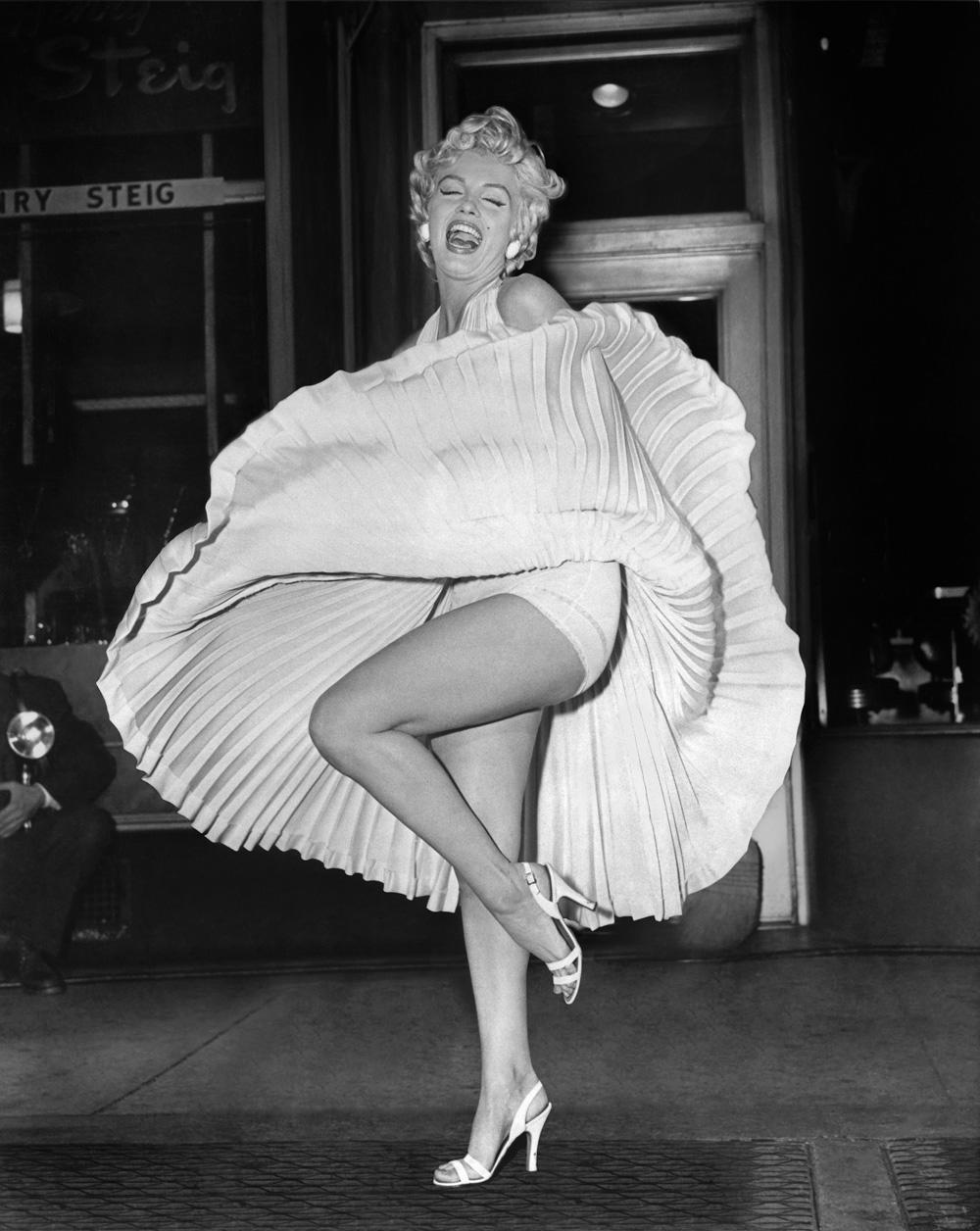 sam-shaw-marilyn-monroe-flying-skirt-6