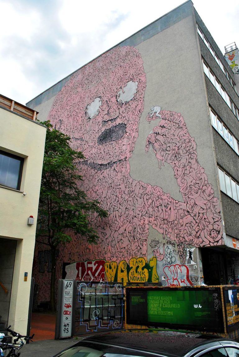 BLU_Mural_Pink_Oberbaum_Bridge_Street_Art_Berlin_51-768x1147