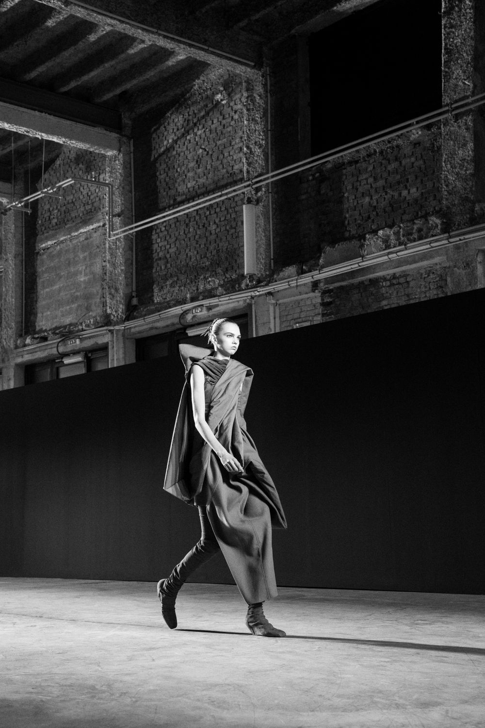5_MOLLY, COLLECTION FEMMES SPHINX AH15, PALAIS DE TOKYO, PARIS, 5 MARS 2015 © OWENSCORP