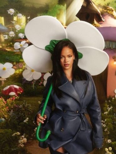 Rihanna - press shot (Smurfs Movie) - Universal Music