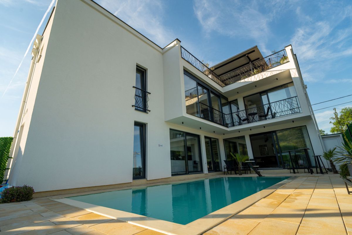 Dream River Escape Mostar i Luxe Waters Retreat