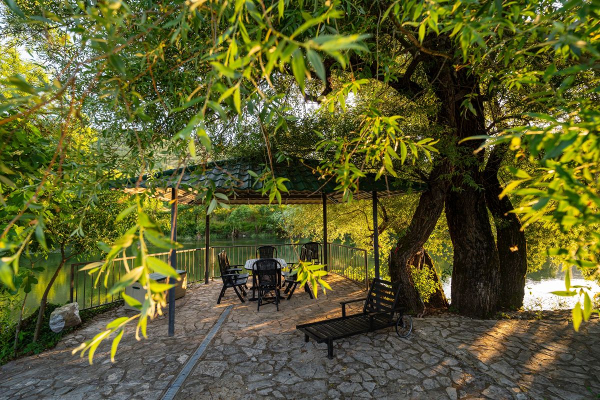 Dream River Escape Mostar i Luxe Waters Retreat