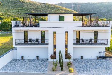 Dream River Escape Mostar i Luxe Waters Retreat