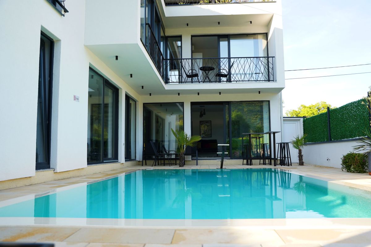 Dream River Escape Mostar i Luxe Waters Retreat