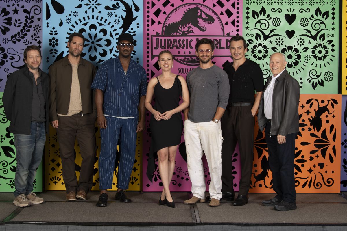 The cast of Jurassic World Rebirth attends a photocall at CCXP, Mexico City on May 31, 2025.
