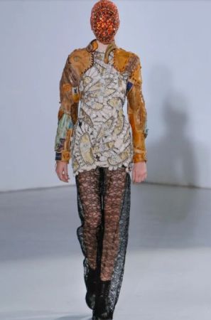 Maison Margiela maska Matthieu Blazy 