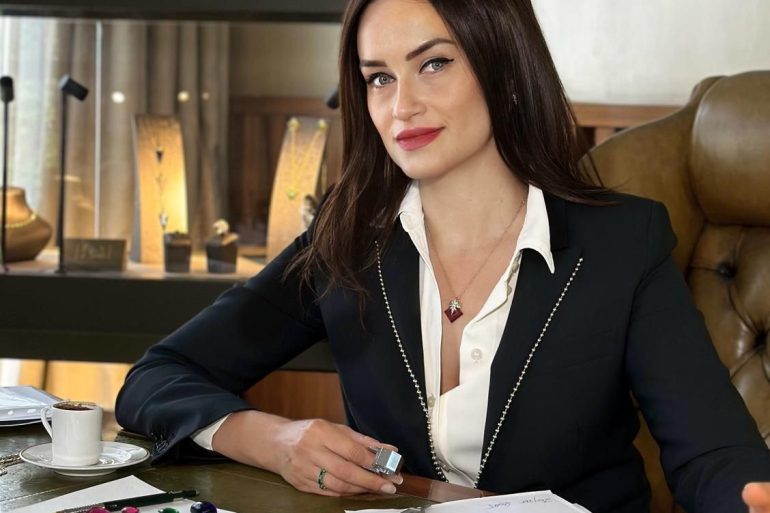 Dzenana Husejnagic Batkitar