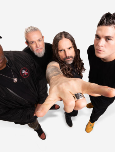 Sepultura by Stephanie Veronezzi