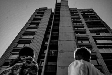 Hoću kući predstava