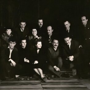 MLADOST PRED SUDOM 1955 Ansambl predstave Jurislav Korenic sa ansamblom (2)