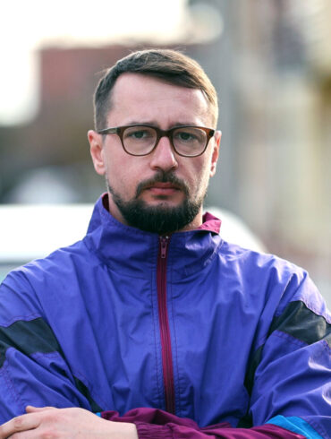 Portret Mladena Bundala, vizuelnog umetnika koji predstavlja Bosnu i Hercegovinu na 61. Bijenalu u Veneciji.