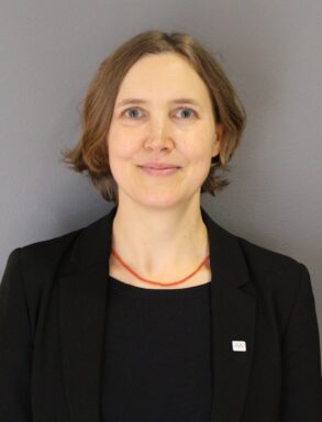 Loé Lagrange, direktorica Francuskog instituta u Bosni i Hercegovini – portret za intervju o kulturnoj saradnji i obrazovanju.