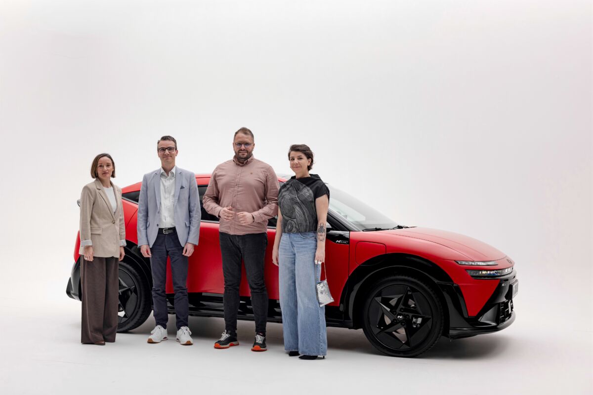 Tim FBL magazina i Auto Shop Magazina s Rafom van Nuffelom, potpredsjednikom Hyundai Europe, na ekskluzivnoj premijeri Hyundai IONIQ 3 u Frankfurtu, mart 2026.