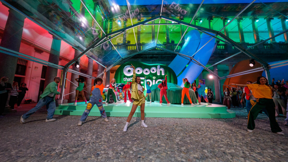 Plesni nastup na otvaranju Škoda Epiq instalacije u Palazzo del Senatu, Milano Design Week 2025