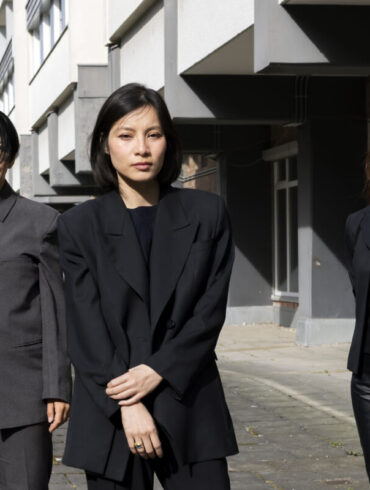 Henrike Naumann, Sung Tieu i kuratorica Kathleen Reinhardt, umjetnice i kustosica Njemačkog paviljona na 61. Međunarodnoj izložbi umjetnosti La Biennale di Venezia 2026 /foto_Victoria Tomaschko