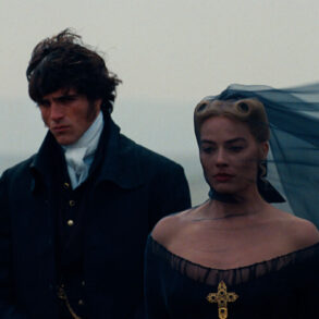 Cathy (Margot Robbie) i Heathcliff (Jacob Elordi) u emocionalnoj konfrontaciji, iz filma Orkanski visovi (2026)