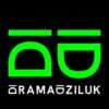 Logo Dramadžiluka – stilizovana zelena slova D i Dž na crnoj podlozi s natpisom Dramadžiluk, vizualni identitet programa Festivala MESS