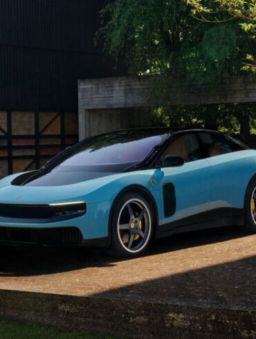 Ferrari predstavio Luce, svoj prvi električni automobil koji su dizajnirali Jony Ive i Marc Newson