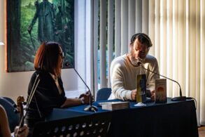 Tuzla_promocija knjige Jasmina Porobića_Želim njega, glupana
