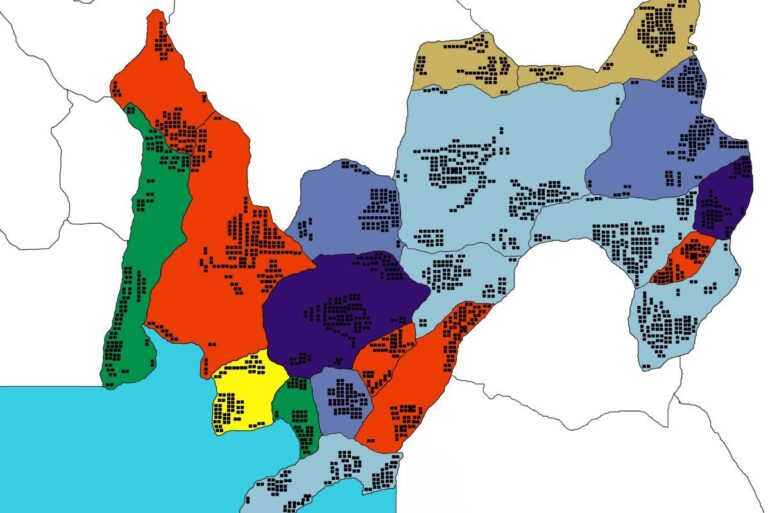 Stilizovana ilustrovana mapa Kraljevine Korete podijeljena na obojene regije različitih boja i uzoraka, koja predstavlja imaginarnu državu iz umjetničkog projekta Vojislava Klačara