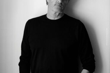 Poljski reditelj Paweł Pawlikowski, autor filma Očevina, crno-bijeli portret