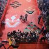 Crveni tepih Sarajevo Film Festivala iz ptičje perspektive, sa fotografima i publikom