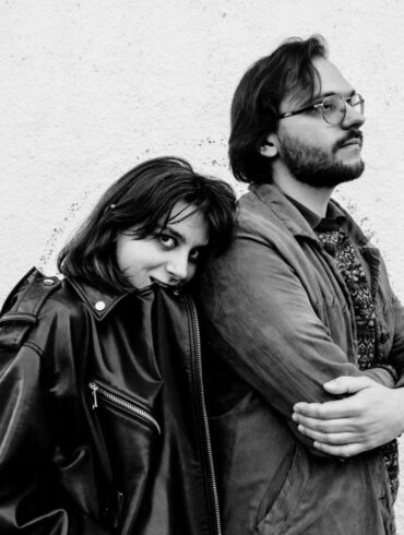 Duo Alembik - crno-bijeli portret muzičkog dua, izvođača na Tuzla Jazz Festu iz Sjeverne Makedonije