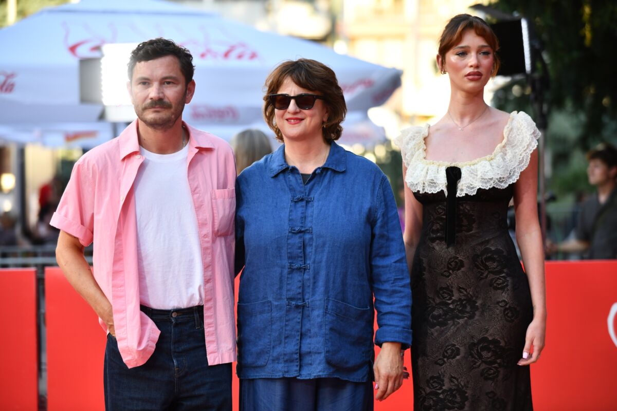 Atmosfera s crvenog tepiha ispred Narodnog pozorišta Sarajevo tokom pete večeri Sarajevo Film Festivala.