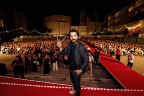 Diego Luna primio Srce Sarajeva pred punim Ljetnim kinom Coca-Cola