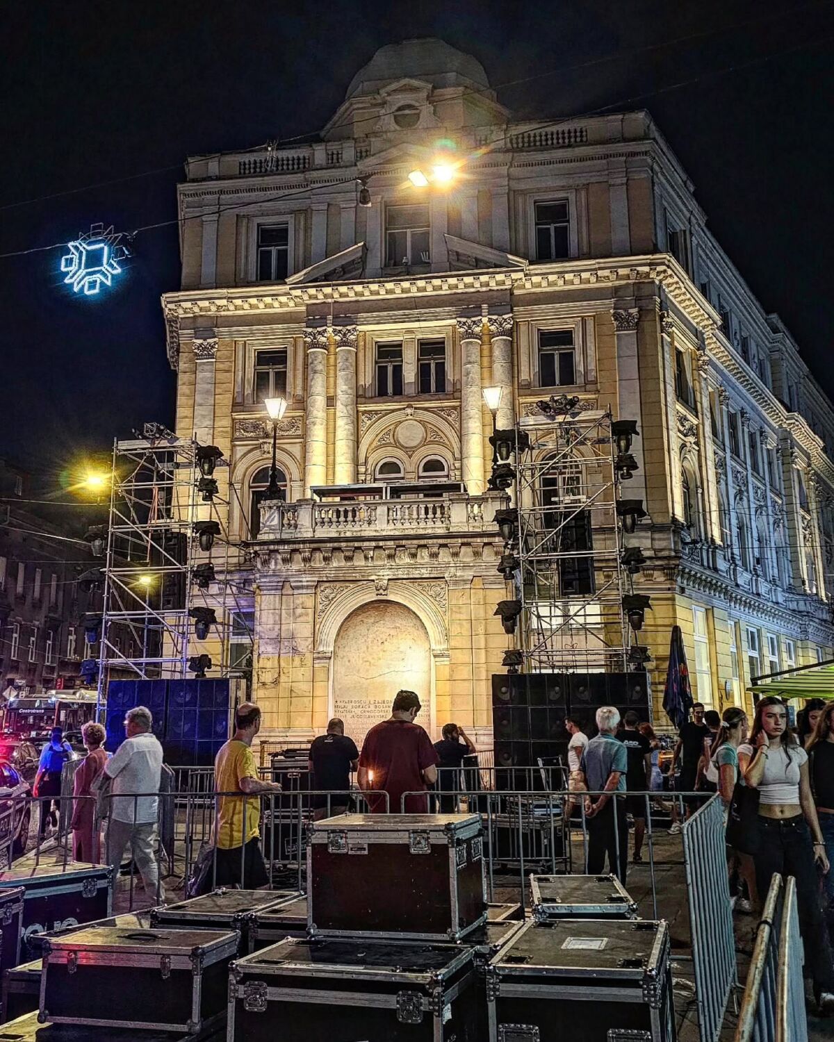 Pripreme za festivalski after party kod Vječne vatre u Sarajevu