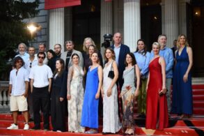 Treći dan 32. Sarajevo Film Festivala donio je nove premijere Takmičarskog programa, susrete s regionalnim filmskim autorima i dvije velike projekcije pod otvorenim nebom.