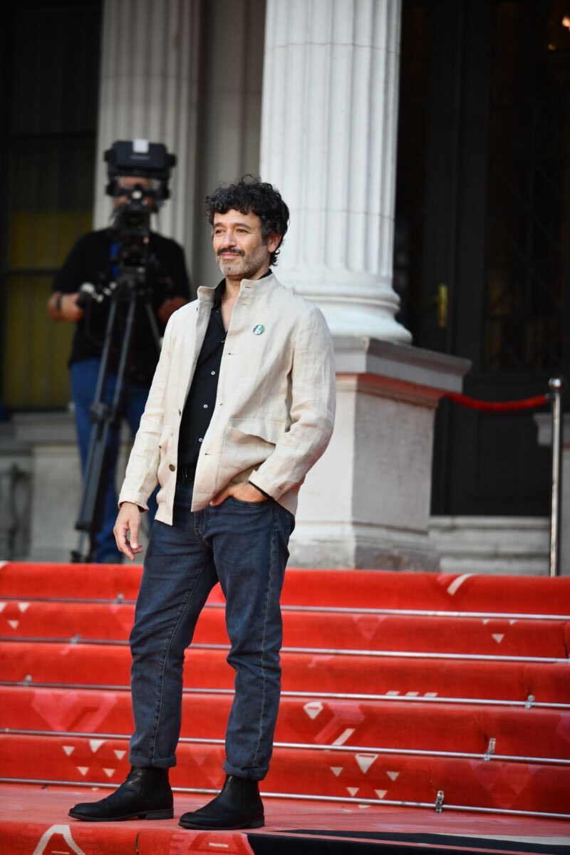 Treći dan 32. Sarajevo Film Festivala donio je nove premijere Takmičarskog programa, susrete s regionalnim filmskim autorima i dvije velike projekcije pod otvorenim nebom.