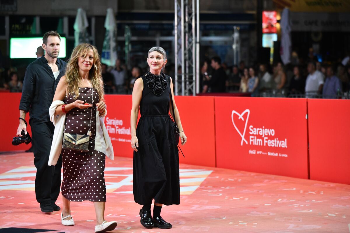 Treći dan 32. Sarajevo Film Festivala donio je nove premijere Takmičarskog programa, susrete s regionalnim filmskim autorima i dvije velike projekcije pod otvorenim nebom.
