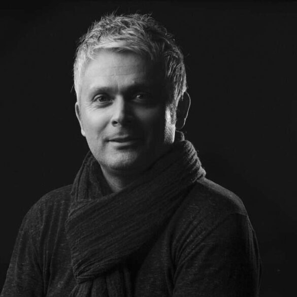 Elvedin Nezirović, bosanskohercegovački pisac, crno-bijeli portret (foto: Tanja Draškić Savić)