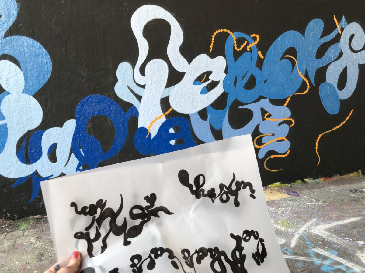 Abstract mural by Luisa Keintzel Lumi in Leipzig