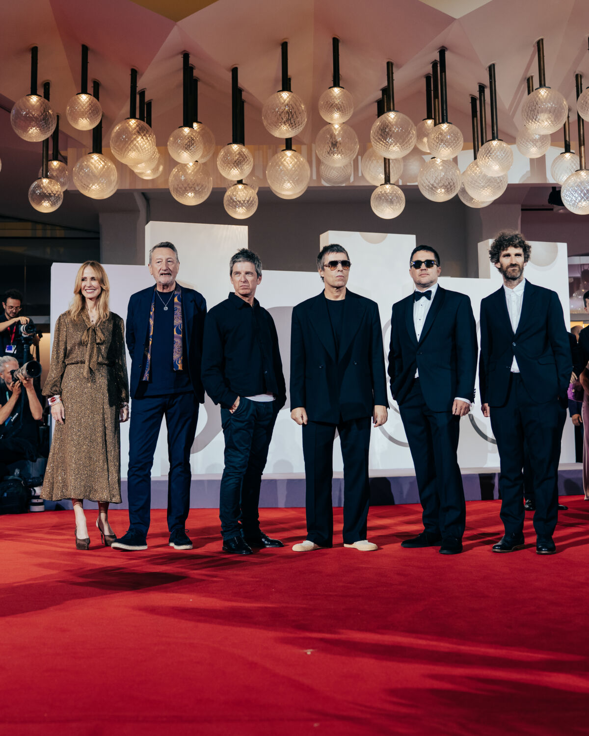 Braća Gallagher pojavila su se na crvenom tepihu zajedno s autorom i scenaristom Stevenom Knightom te redateljima Dylanom Southernom i Willom Lovelaceom, uoči projekcije u historijskoj dvorani Sala Grande pred više od 1000 festivalskih gostiju.