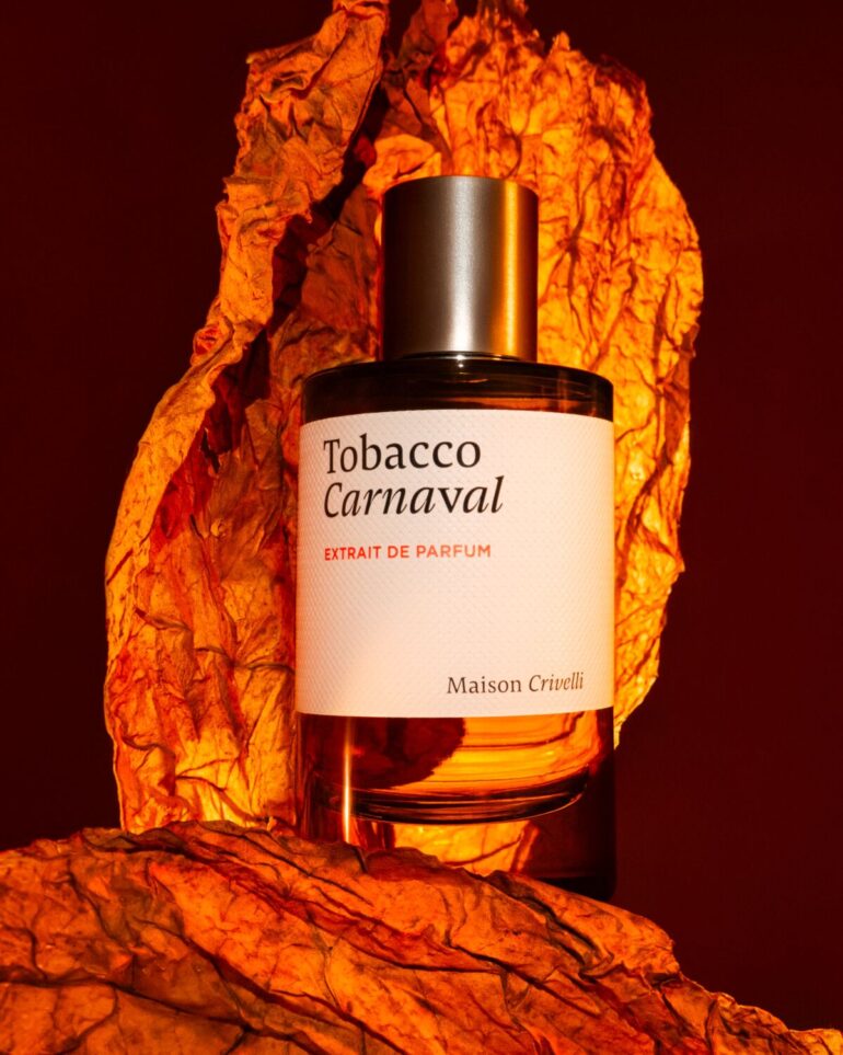 Maison Crivelli Tobacco Carnaval extrait de parfum u toplim amber i narandžastim tonovima